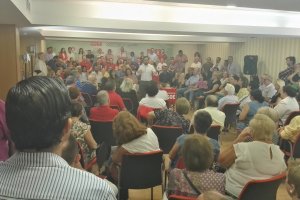 Asistentes al acto de ayer.