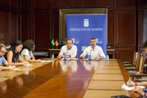 Los diputados Juan Antonio Lorenzo y Domingo Ramos durante la rueda de prensa.