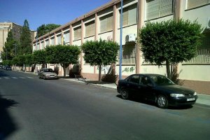 Fachada del colegio "Madre de la Luz".