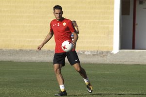 Álex Corredera en el campo de la Vega.