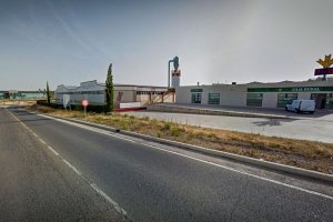 Instalaciones de la oficina bancaria en la que se produjo el robo del cajero. / Google Maps