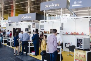 Actividad en el stand de los productos almerienses en la feria "Andalucía sabor".