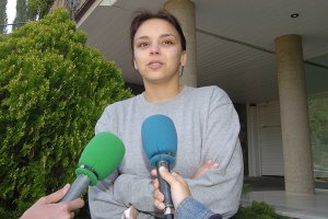 Chenoa atendiendo a los medios de comunicación tras su ruptura con el cantante almeriense.