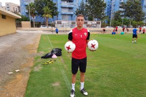 Sofián Chakla en el campo de la Vega.