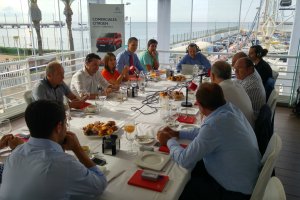 Encuentro con empresarios celebrado por Salinas Car