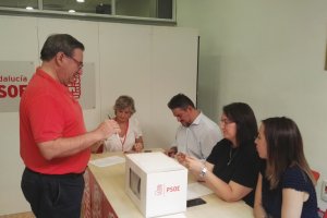 Fernando Martínez, votando el domingo.