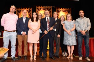 El equipo de Gobierno, con el alcalde y los ocho concejales socialistas, tras el nombramiento de Torrecillas.