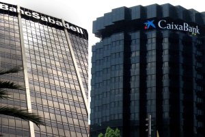Las sedes centrales de los dos grandes bancos catalanes en Barcelona