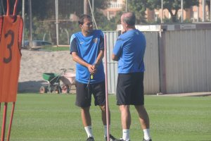 Fran Fernández hablando con Javi Fernández.