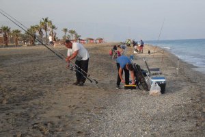 Los pescadores en pleno concurso.