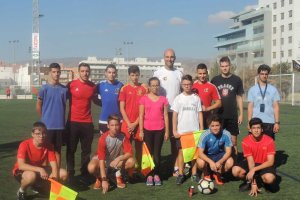 Foto de familia de los aspirantes a colegiado.