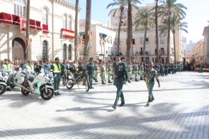 Formación de las unidades en la Plaza de la Catedral este 12 de octubre