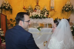 José Luis Martín y Fátima López Villegas contrajeron matrimonio en la Ermita de la Virgen de Fátima, en la localidad nijareña de San Isidro.