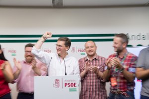 Teruel y parte de su equipo de campaña.