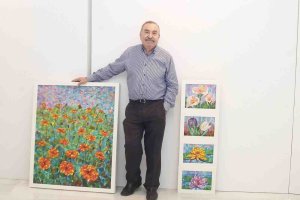 Juan Ibáñez, durante su última exposición, el pasado año en el Teatro Auditorio de Roquetas.