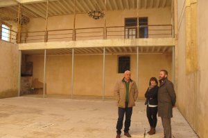 Visita del delegado de la Junta Miguel Ángel Tortosa al Patio del Castillo