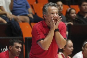 Fernando Mendiguchía entrenador del ISE.