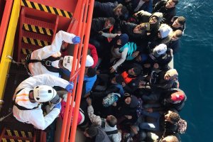 Rescate de una embarcación por parte de la Guardamar Polimnia en Alborán