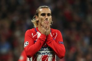Griezmann se desespera en una jugada.