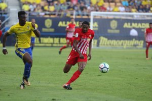 Owona se ha ganado el sitio en el once.