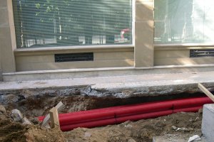 Las compañías de telefonía, electricidad o gas utilizan suelo que es público.