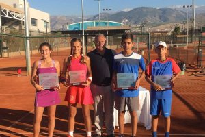 El joven tenista almeriense entre los mejores.