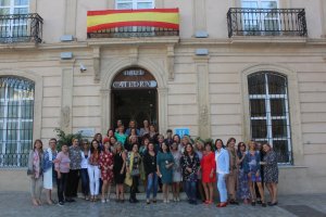 Antiguas alumnas del Colegio de la Compañía de María de la promoción de 1978 se han reunido tras casi 40 años sin verse. Con 3 y 4 años comenzaron su