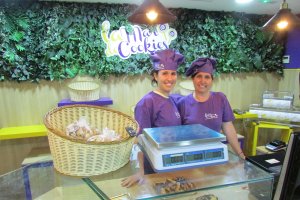 Madre e hija son las encargadas de fabricar los productos de La Mar de Cookies.
