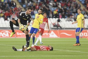 Cifuentes tuvo un partido feliz en Almería.
