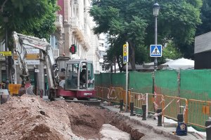 Muralla que quedó al descubierto con las obras y que ahora se ha tapado