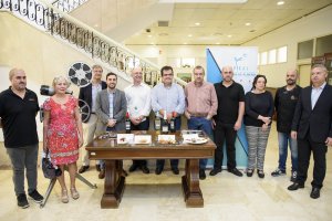 Presentación del festival Tapas de Película con organizadores y hosteleros participantes.