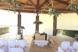 Carpa habilitada para la celebración de una ceremonia civil en Jardines la Tejera