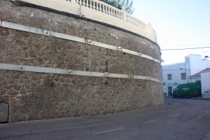 El muro de contención objeto del concurso.