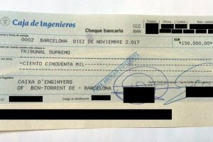 El cheque por 150.000 euros que da la libertad a Forcadell.