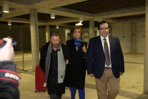 Sofía Loren, acompañada por su representante y el diputado de Cultura