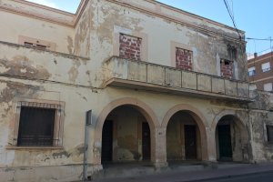 Edificio de los sindicatos, ubicado en Ramón y Cajal.
