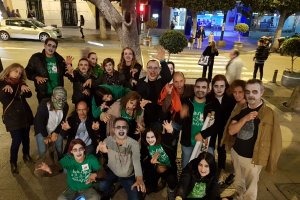 Profesores caracterizados a lo Walking Dead en el centro de Almería
