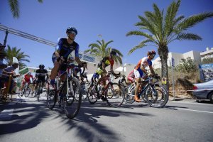 Los grandes del pedal van a rodar por un trazado urbano en Cuevas.
