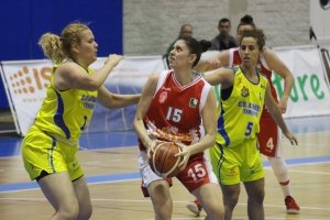 Una jugada del partido.