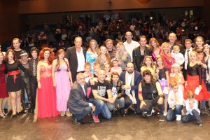 Participantes de la gala solidaria Mira quien Canta.