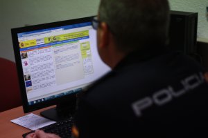 El inspector jefe de la UFAM muestra el sistema Viogén