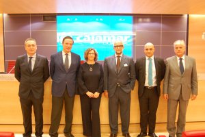 Organizadores y ponentes del encuentro Riesgo País