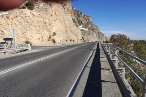 Los obreros ya han pintado sobre el asfalto la ubicación de los nuevos semáforos