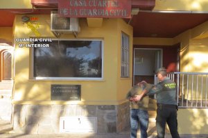 Imagen del detenido por la Guardia Civil.