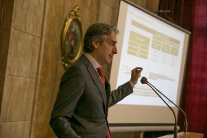 Íñigo de la Serna, ministro, ayer en la Subdelegación del Gobierno en Almería.