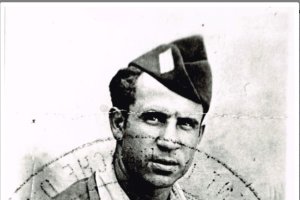 José Góngora Zubieta con el uniforme de soldado en Africa.