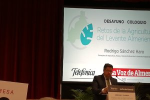 Rodrigo Sánchez, consejero de Agricultura, interviene en el encuentro de Cuevas.