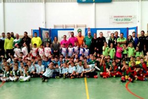 Foto de familia de la concentración bebé.