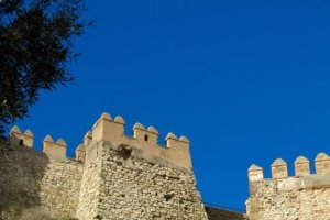 Bastión de la fachada sur de la Alcazaba.