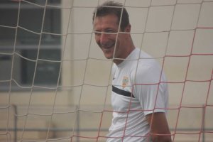 A Ramis le dará la risa al escuchar tanto piropo a Lucas Alcaraz.